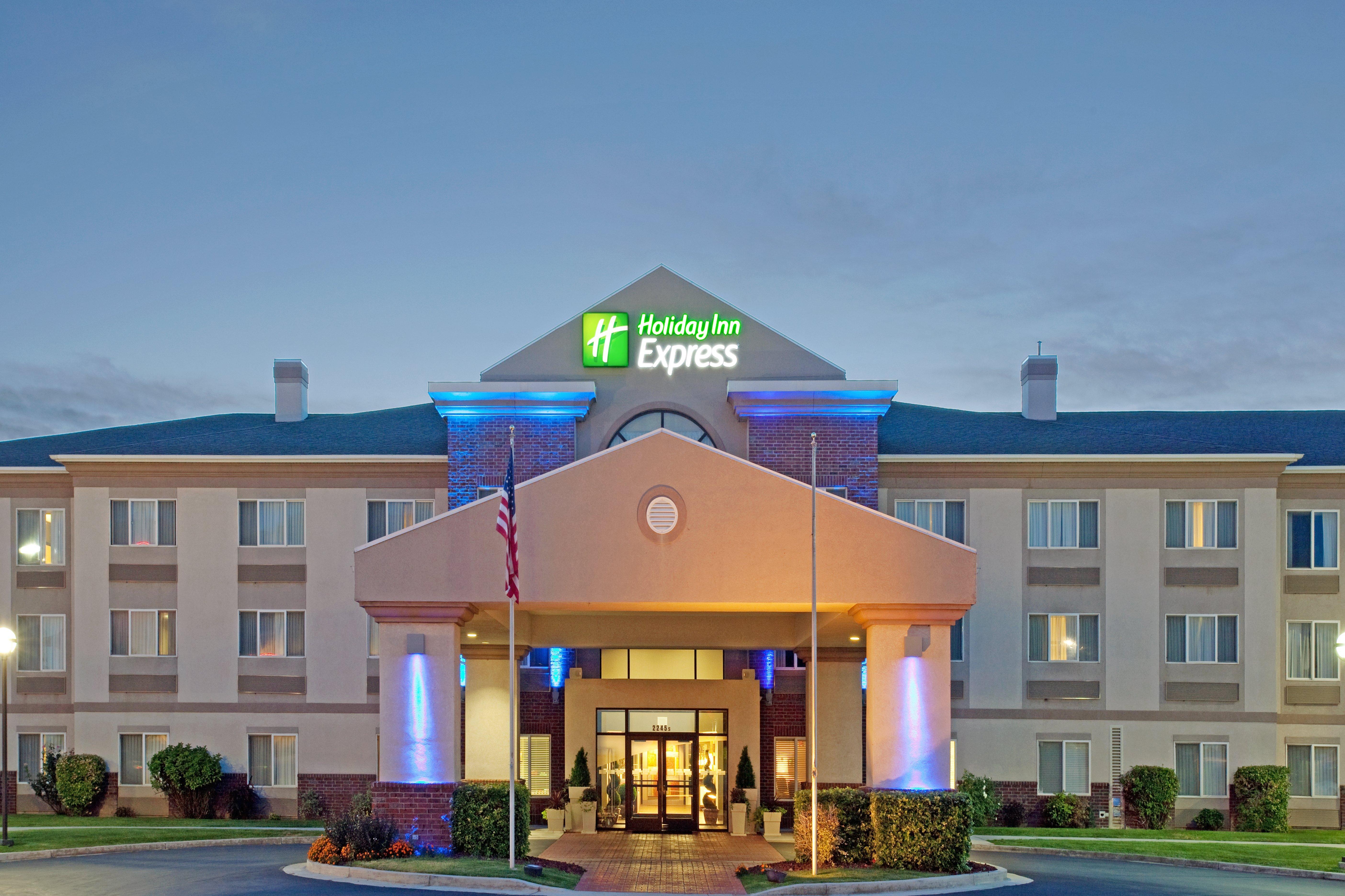 Holiday Inn Express Ogden By Ihg Exterior photo