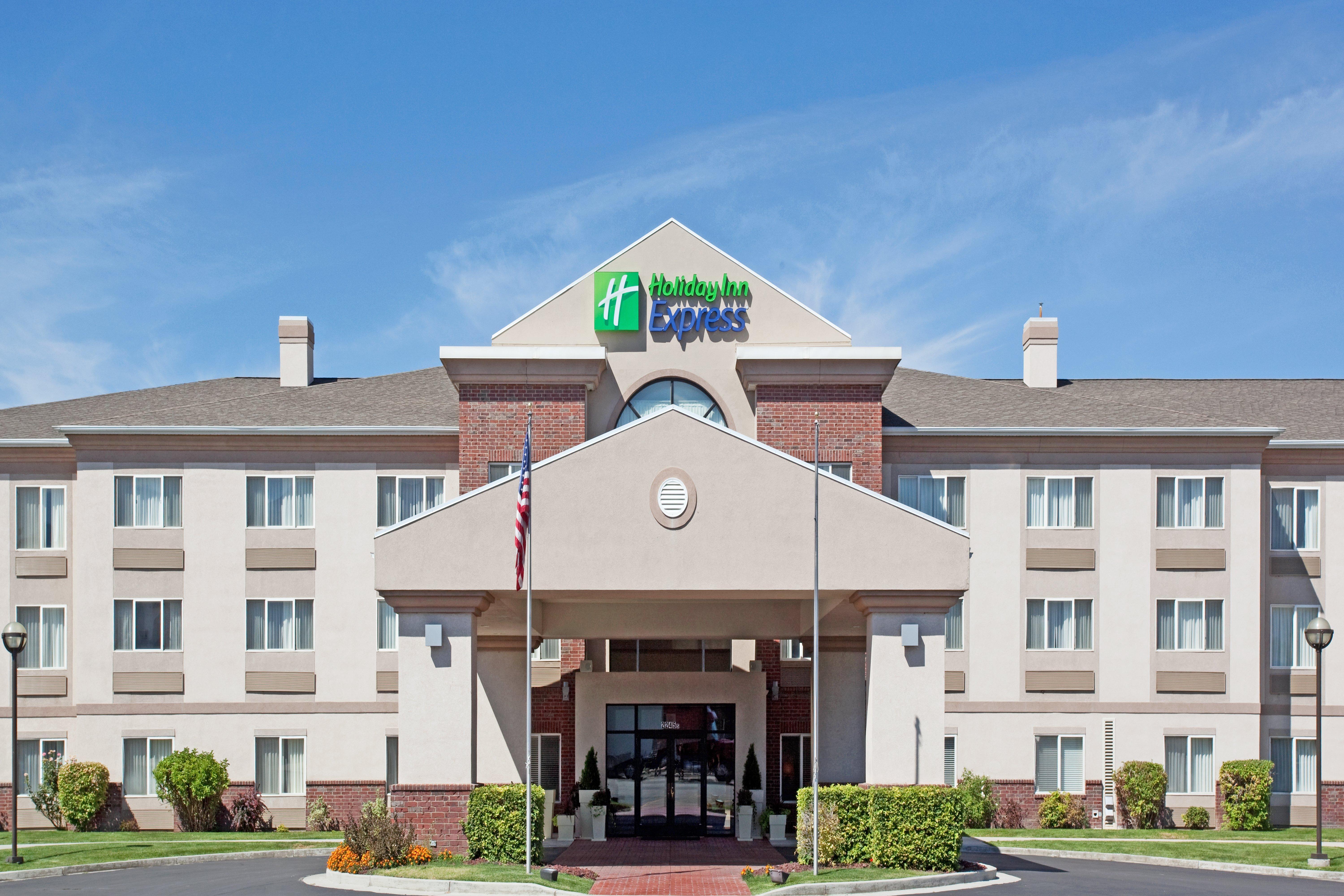 Holiday Inn Express Ogden By Ihg Exterior photo